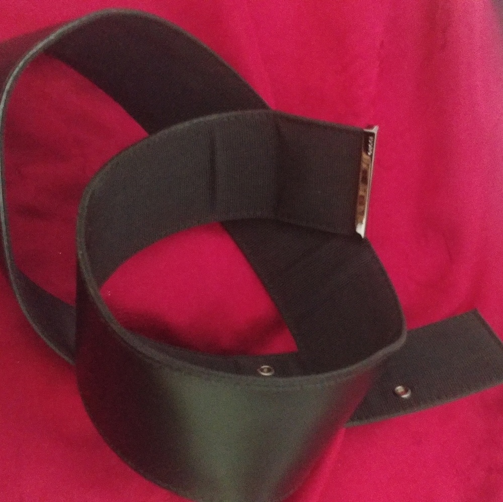 Gucci Black Leather Belt Soft Interior Silver Hook - image 1